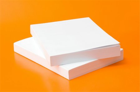 simsearch:400-04218910,k - two blank books over an orange background Foto de stock - Super Valor sin royalties y Suscripción, Código: 400-04727934