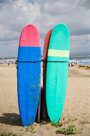 Surfboards for hire on Kuta Beach, Bali Foto de stock - Super Valor sin royalties y Suscripción, Código: 400-04728382