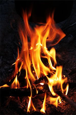simsearch:400-07675154,k - Bright flame of a fire on night Stock Photo - Budget Royalty-Free & Subscription, Code: 400-04720313