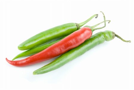 simsearch:400-05732421,k - red and green hot chili peppers isolated on white Photographie de stock - Aubaine LD & Abonnement, Code: 400-04723829