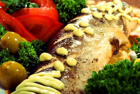 simsearch:400-05259212,k - Stuffed baked fish served with  salad Stock Photo - Budget Royalty-Free & Subscription, Code: 400-04734247