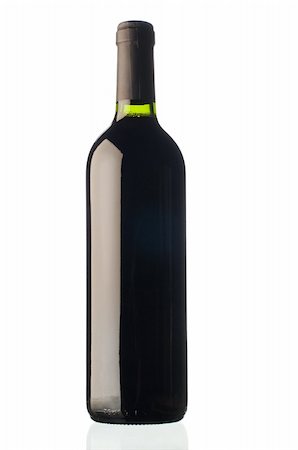 bottle of red wine isolated with clipping path Foto de stock - Royalty-Free Super Valor e Assinatura, Número: 400-04735377