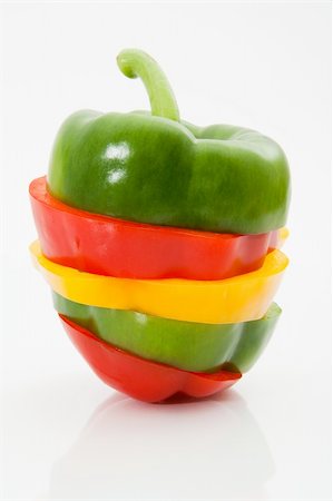 simsearch:400-06092107,k - Sliced and mixed sweet pepper on a white background Fotografie stock - Microstock e Abbonamento, Codice: 400-04735982