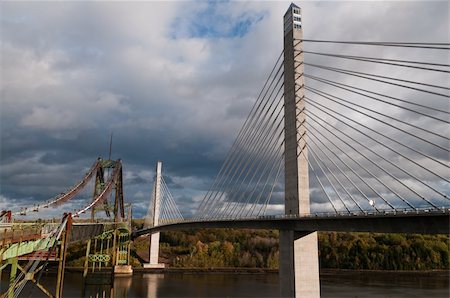 Old and new bridges over the Penobscot River near Bucksport, Maine Stock Photo - Budget Royalty-Free & Subscription, Code: 400-04736175