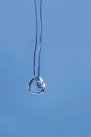 simsearch:614-06624533,k - Close-up od the spout - abstract shot of the water Foto de stock - Super Valor sin royalties y Suscripción, Código: 400-04737499