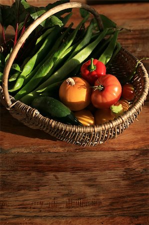 Freshly picked vegetables Fotografie stock - Microstock e Abbonamento, Codice: 400-04737924