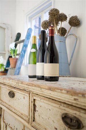 Vintage wine tasting in a rustic tuscany farmhouse Photographie de stock - Aubaine LD & Abonnement, Code: 400-04737987