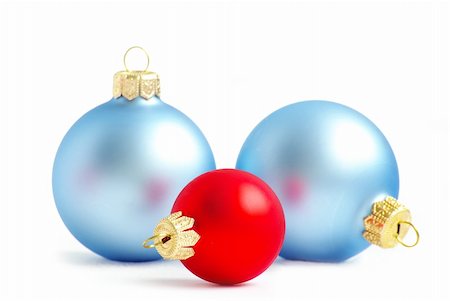 simsearch:400-04073863,k - red and blue christmas balls  isolated on white Photographie de stock - Aubaine LD & Abonnement, Code: 400-04738027