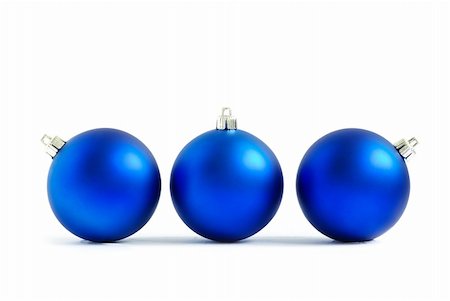 simsearch:400-04073863,k - blue christmas balls  isolated on a white Photographie de stock - Aubaine LD & Abonnement, Code: 400-04738030