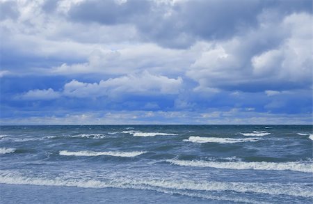 simsearch:400-08506969,k - Dark stormy sky over the wave ocean Photographie de stock - Aubaine LD & Abonnement, Code: 400-04738351