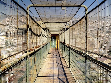 Entry platform to a public elevator in Valparaiso, Chile Stock Photo - Budget Royalty-Free & Subscription, Code: 400-04739162