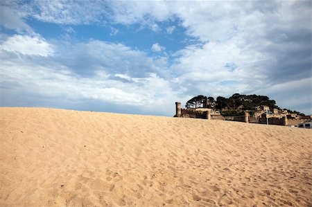 simsearch:400-04706522,k - Medieval castle sorrounded by sand, Tossa de Mar, Spain. Stock Photo - Budget Royalty-Free & Subscription, Code: 400-04739896