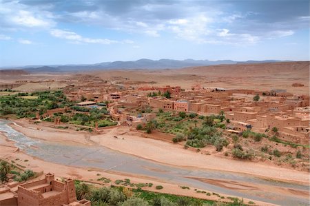 simsearch:400-04173986,k - view from Casbah Ait Benhaddou (Morroco) Foto de stock - Super Valor sin royalties y Suscripción, Código: 400-04730123