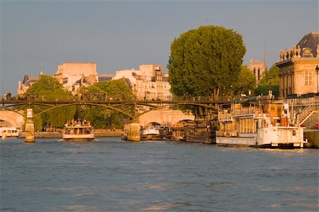 Paris and the river Seine at sunset Stockbilder - Microstock & Abonnement, Bildnummer: 400-04731554