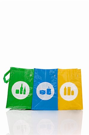 segregazione - recycling bins Fotografie stock - Microstock e Abbonamento, Codice: 400-04731976