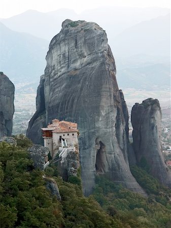 simsearch:400-06696238,k - Rousanou Meteora rock monastery on the top of cliff. Greece Fotografie stock - Microstock e Abbonamento, Codice: 400-04733220