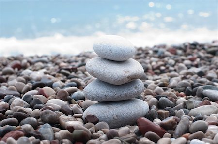 drogato - Zen beach stones on the other stones Fotografie stock - Microstock e Abbonamento, Codice: 400-04733579