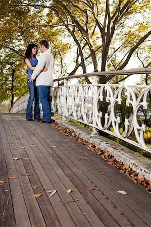 park central - A couple in love in the park Foto de stock - Super Valor sin royalties y Suscripción, Código: 400-04746242