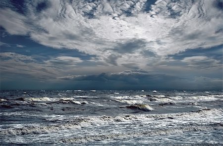 simsearch:400-05242444,k - Big ocean wave breaking the shore Photographie de stock - Aubaine LD & Abonnement, Code: 400-04746520