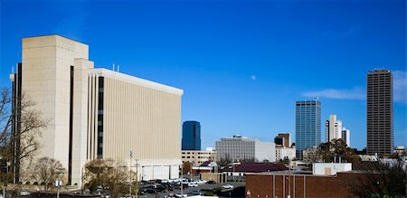 Panoramic Little Rock , Arkansas. Blurred barque in the foreground. Foto de stock - Super Valor sin royalties y Suscripción, Código: 400-04747665