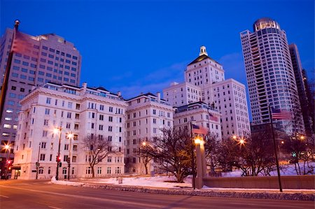 simsearch:400-04277418,k - Night in downtown Milwaukee, Wisconsin. Stock Photo - Budget Royalty-Free & Subscription, Code: 400-04747743