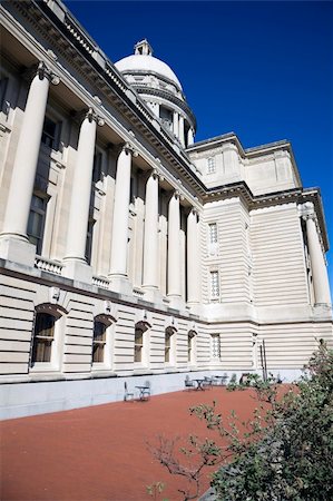 simsearch:400-05292353,k - State Capitol of Kentucky in Frankfort. Photographie de stock - Aubaine LD & Abonnement, Code: 400-04747800