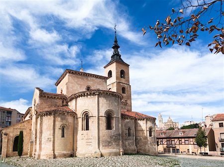 segovia - an ancient church in Segovia, World Hetirage city, Spain Foto de stock - Super Valor sin royalties y Suscripción, Código: 400-04748297