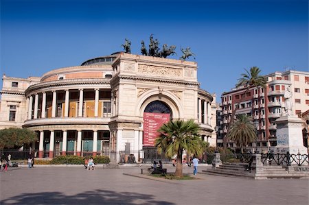 parc provincial garibaldi - Teatro Politeama Garibaldi, Palermo, Sicily, Italy Photographie de stock - Aubaine LD & Abonnement, Code: 400-04748642