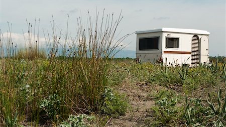 classic 1970s caravan parked by the beach in Montenegro Photographie de stock - Aubaine LD & Abonnement, Code: 400-04749715