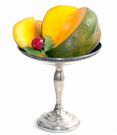 simsearch:400-07511100,k - cut mango on sterling silver dish Stockbilder - Microstock & Abonnement, Bildnummer: 400-04741080