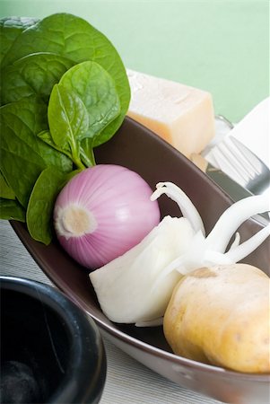simsearch:400-04283559,k - bowl of fresh vegetable with spice and mortar beside,basic ingredients for a soup recipe Stockbilder - Microstock & Abonnement, Bildnummer: 400-04743446