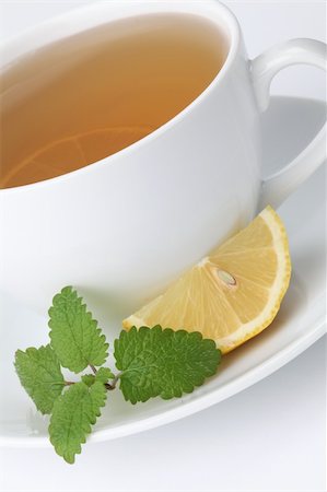simsearch:400-04691031,k - Freshly made healthy lemon balm tea with lemon Photographie de stock - Aubaine LD & Abonnement, Code: 400-04743568