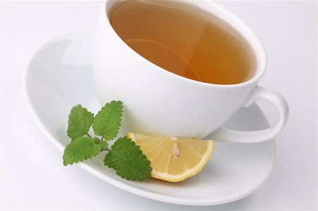 simsearch:400-04691031,k - Freshly made healthy lemon balm tea with lemon Photographie de stock - Aubaine LD & Abonnement, Code: 400-04743569