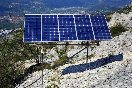 simsearch:400-04193857,k - solar panel for electricity production in the high mountains Foto de stock - Super Valor sin royalties y Suscripción, Código: 400-04754969