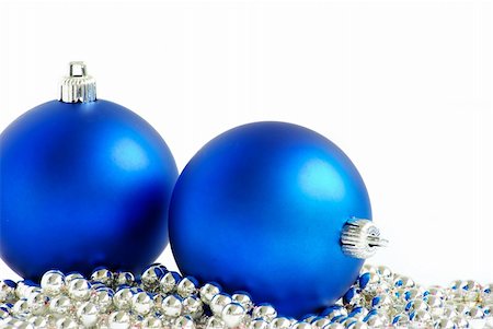 simsearch:400-04073863,k - blue christmas balls  isolated on a white Photographie de stock - Aubaine LD & Abonnement, Code: 400-04755847