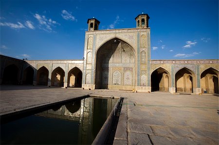 simsearch:400-04886708,k - Mosque in iran Photographie de stock - Aubaine LD & Abonnement, Code: 400-04756758