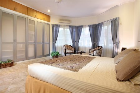 simsearch:845-03720540,k - Luxury hotel bedroom suite Stock Photo - Budget Royalty-Free & Subscription, Code: 400-04757362