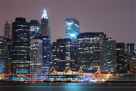 simsearch:400-04993958,k - New York City Manhattan skyline night scene over Hudson River. Photographie de stock - Aubaine LD & Abonnement, Code: 400-04758284