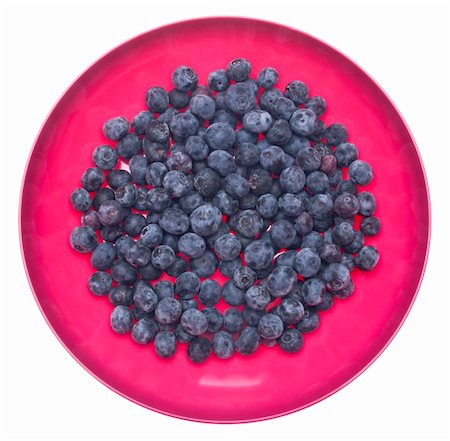 simsearch:400-05308926,k - Fresh Blueberries in a Vibrant Pink Bowl Isolated on White with a Clipping Path. Photographie de stock - Aubaine LD & Abonnement, Code: 400-04758936