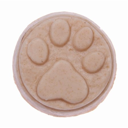 simsearch:400-04736015,k - Bar of pet soap to keep your dog or cat squeaky clean!  Decorated with paw prints.  Isolated on White with a clipping path. Photographie de stock - Aubaine LD & Abonnement, Code: 400-04759120