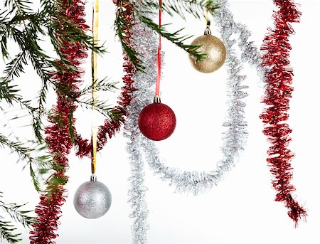 simsearch:400-04073863,k - Christmas balls hanging from Tree Photographie de stock - Aubaine LD & Abonnement, Code: 400-04759531