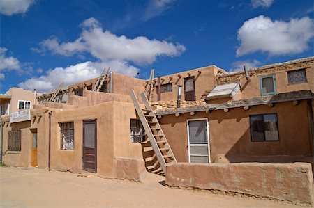 simsearch:400-04752077,k - Kivas and ladders in Acoma pueblo, Sky City, New Mexico, USA Stock Photo - Budget Royalty-Free & Subscription, Code: 400-04752077