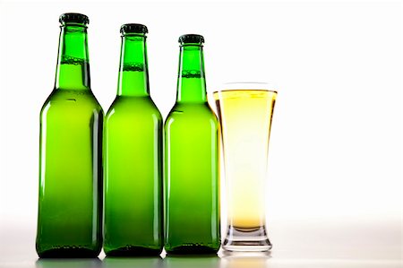 simsearch:614-03981747,k - Beer collection Stockbilder - Microstock & Abonnement, Bildnummer: 400-04752566