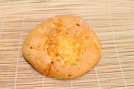 simsearch:400-04699541,k - Round flat loaf of white bread with cheese Foto de stock - Super Valor sin royalties y Suscripción, Código: 400-04752595