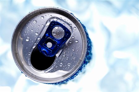 simsearch:400-05249077,k - Aluminum beverage can Stock Photo - Budget Royalty-Free & Subscription, Code: 400-04753048