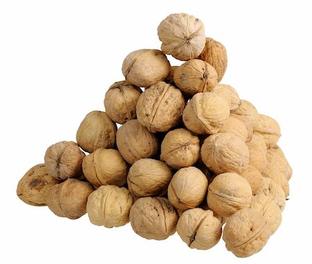 simsearch:400-05189183,k - Pyramid of walnuts on white background, isolated Foto de stock - Super Valor sin royalties y Suscripción, Código: 400-04753120