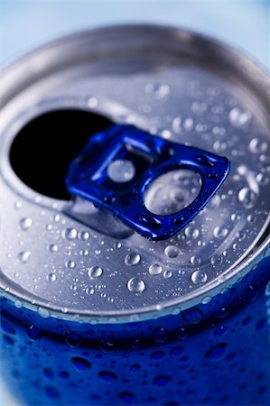 simsearch:400-05249077,k - Aluminum beverage can Stock Photo - Budget Royalty-Free & Subscription, Code: 400-04753153