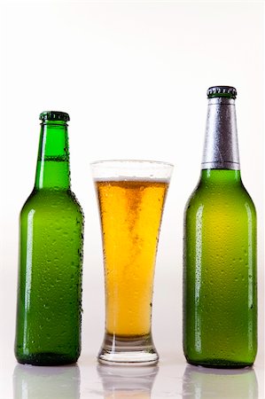 simsearch:614-03981747,k - Beer collection Stockbilder - Microstock & Abonnement, Bildnummer: 400-04753198