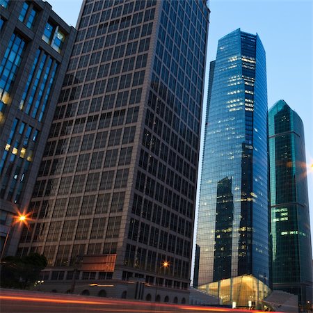 simsearch:400-07105191,k - the light trails on the modern building background in shanghai china. Stockbilder - Microstock & Abonnement, Bildnummer: 400-04764285