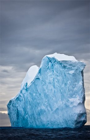 simsearch:400-04900459,k - Huge iceberg in Antarctica, dark sky Stockbilder - Microstock & Abonnement, Bildnummer: 400-04764543